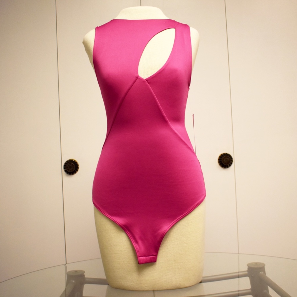 NWT - Live In The Moment: Key Hole - Short Sleeve - Fuchsia Bodysuit Blouse